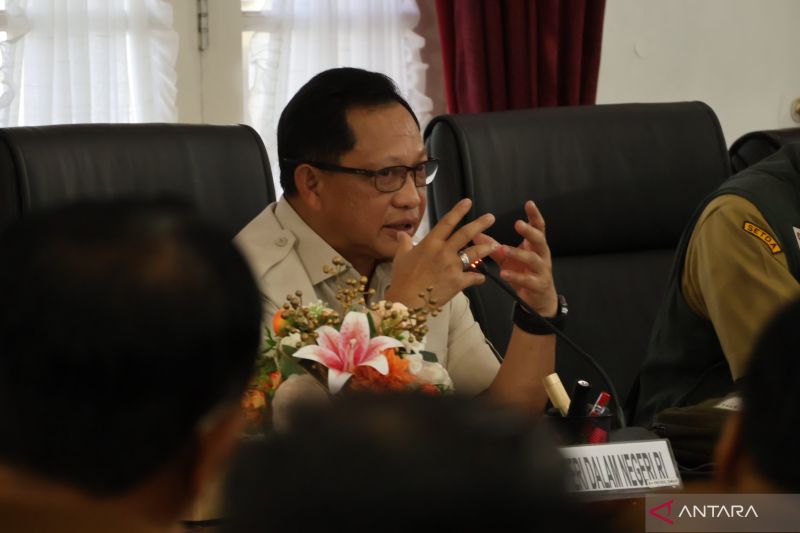 Four W Sumatra districts need special attention after floods: minister