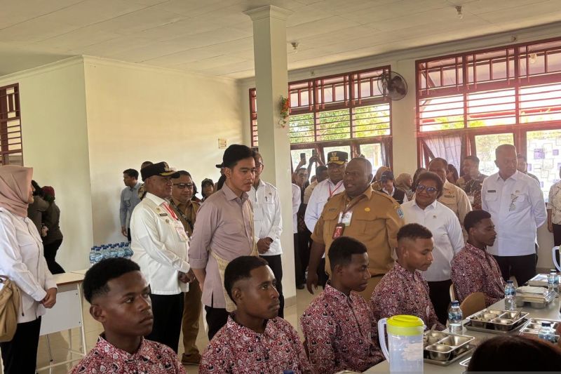 Wapres Gibran puji fasilitas siswa saat tinjau Sekolah Rakyat di Biak Papua