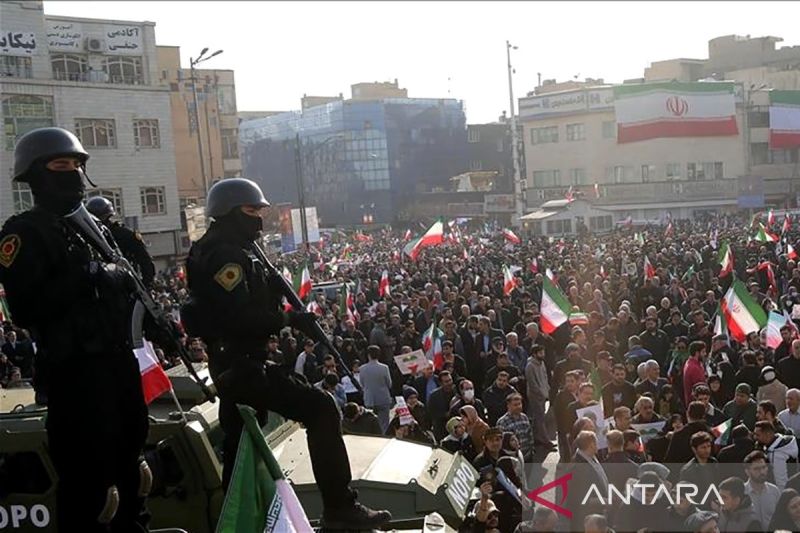 Menlu Iran peringatkan Trump soal opsi militer, dorong diplomasi