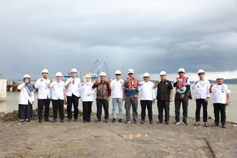 Tanah Bumbu DPRD monitors Pulau Laut bridge construction