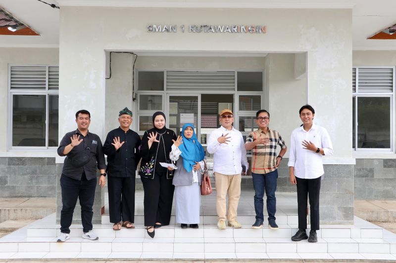 USB SMAN 1 Kutawaringin senilai Rp1,3 miliar rusak sebelum dipakai