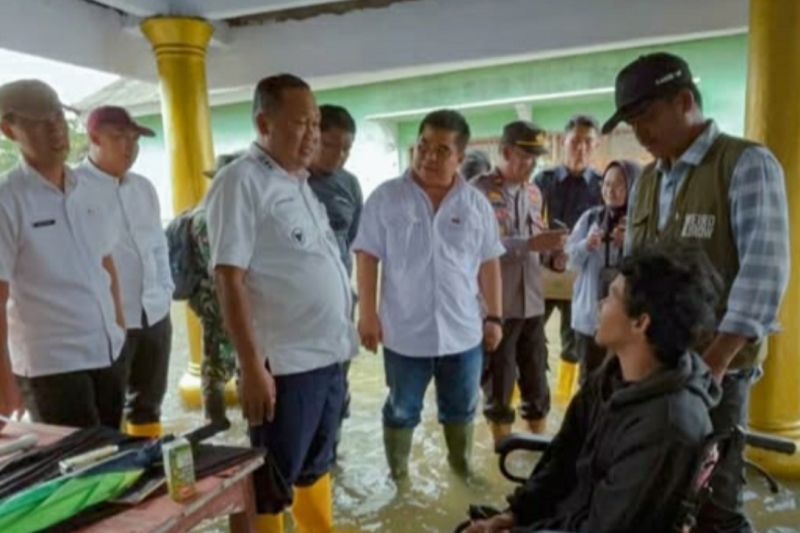 Pemkab Karawang pastikan penanganan banjir berjalan dengan baik