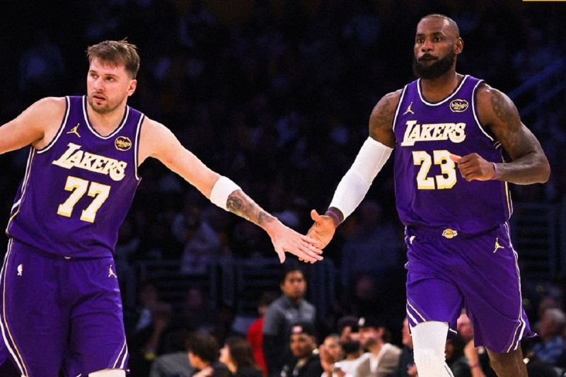 Duet Maut Doncic--LeBron Antar Lakers Tundukkan Raptors 110--93