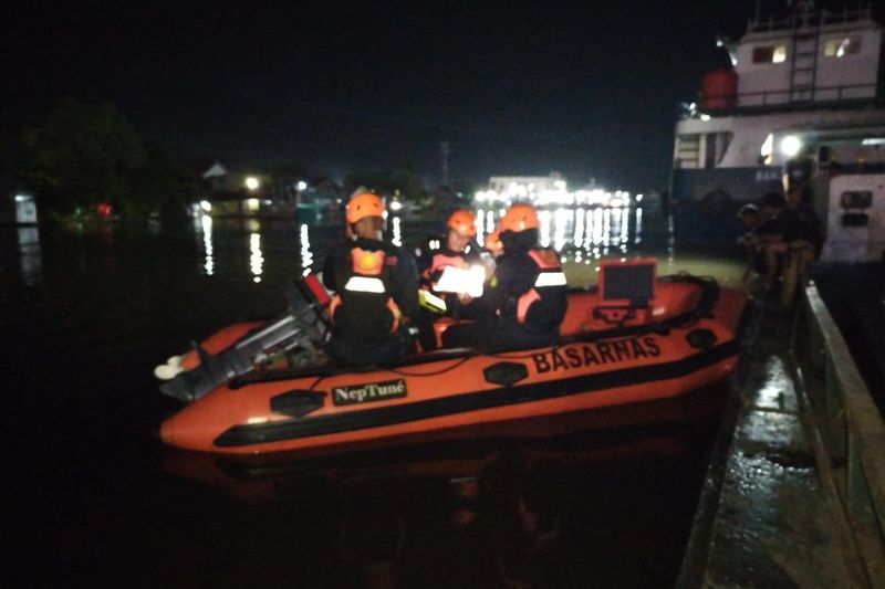 Tim SAR gabungan cari pemuda diduga tenggelam di Sungai Barito