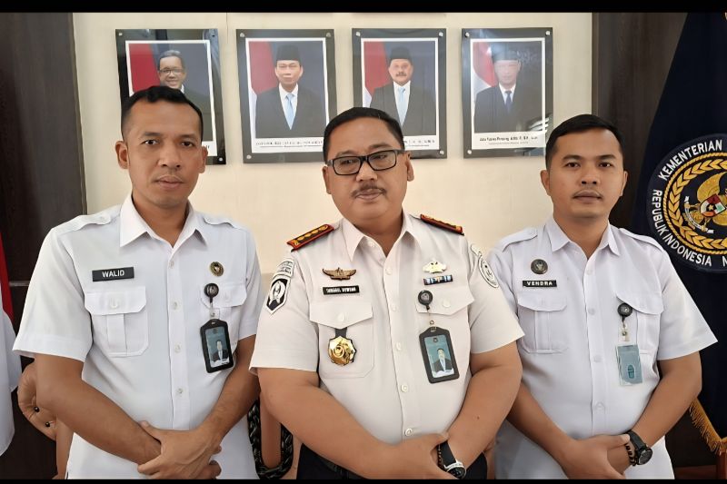 Gagalkan penyelundupan narkoba, petugas Lapas Metro terima penghargaan khusus