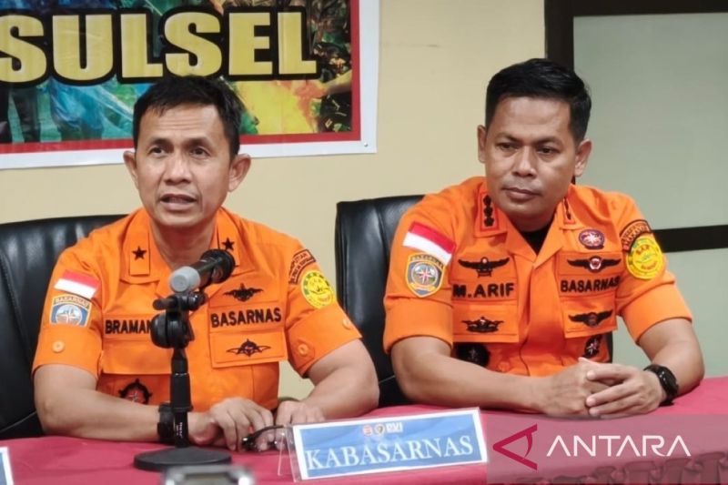 Meski cuaca buruk, Basarnas lanjutkan cari korban kecelakaan pesawat di Bulusaraung