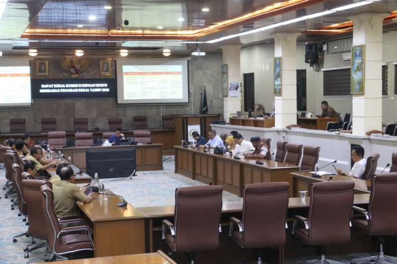 DPRD Kota Cirebon evaluasi kinerja BPKPD untuk optimalkan APBD 2026