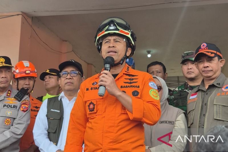 Tim SAR kerahkan 250 personel terlatih cari 80 korban longsor Cisarua