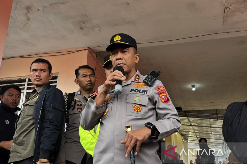 Dua polisi gugur saat penanggulangan longsor Cisarua Bandung