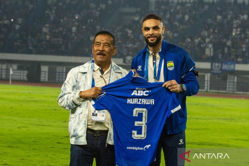 Persib resmi kontrak Layvin Kurzawa, mantan bek PSG