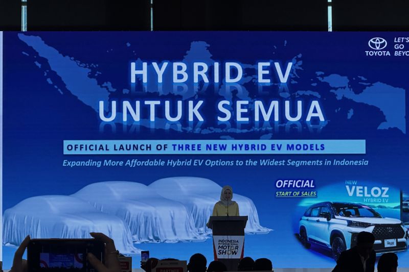 Toyota akan luncurkan sekaligus 3 mobil hybrid terjangkau di IIMS 2026