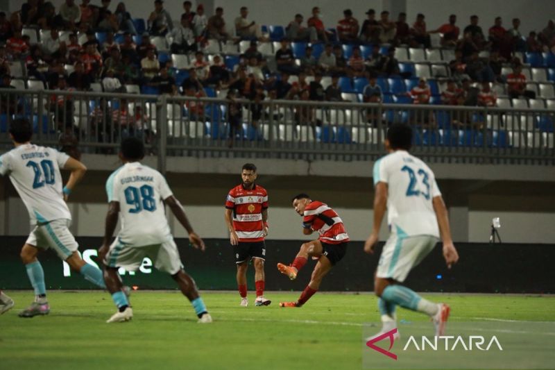 Super League - Madura United ditahan imbang 0-0 oleh PSBS Biak