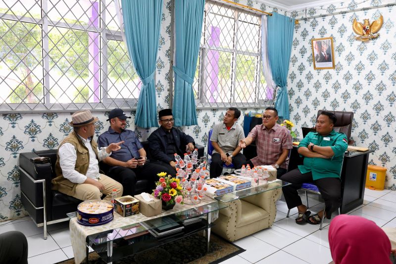 DPRD mendesak evaluasi kontraktor seusai atap SMAN 2 Gunung Putri ambruk