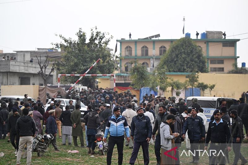 Putin sebut serangan pada masjid Islamabad biadab, tawarkan bantuan