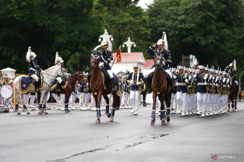 Mirip di Buckingham, ada prosesi "guard mounting" di Istana Merdeka
