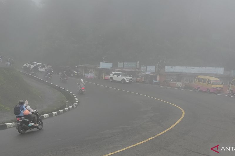 Waspada Cuaca Ekstrem, Polres Cianjur Imbau Pengendara di Jalur Puncak Hati-hati