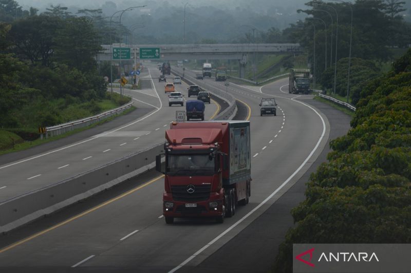 Resmi! truk dilarang masuk tol mulai 13 Maret, simak daftar ruas yang disekat selama lebaran 2026