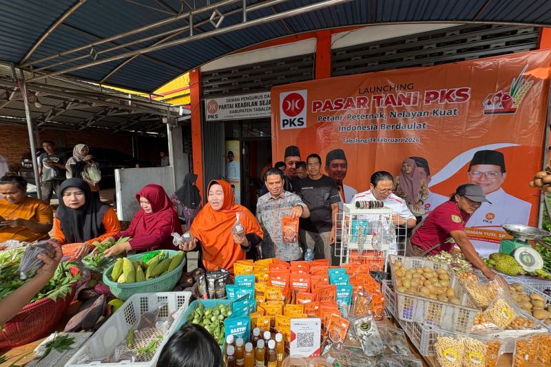 Warga Tabalong serbu Pasar Tani PKS