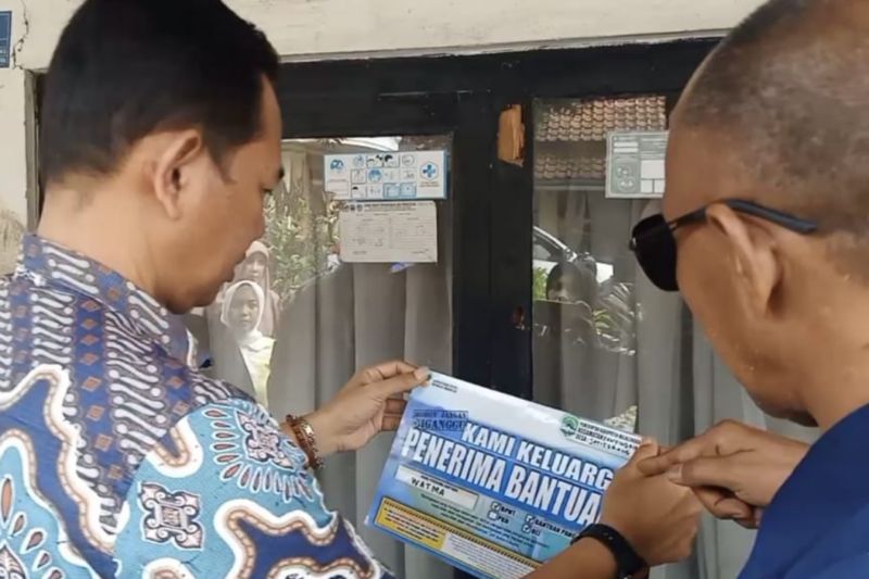 Bupati Majalengka: Penempelan stiker bansos guna transparansi
