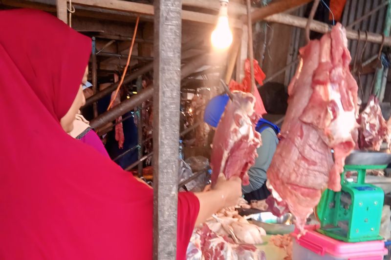 Harga daging sapi di pasar tradisional Palembang tembus Rp180.000/Kg jelang Lebaran