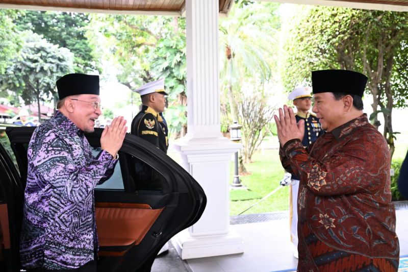 Prabowo, Anwar hold three-hour talks on geopolitics