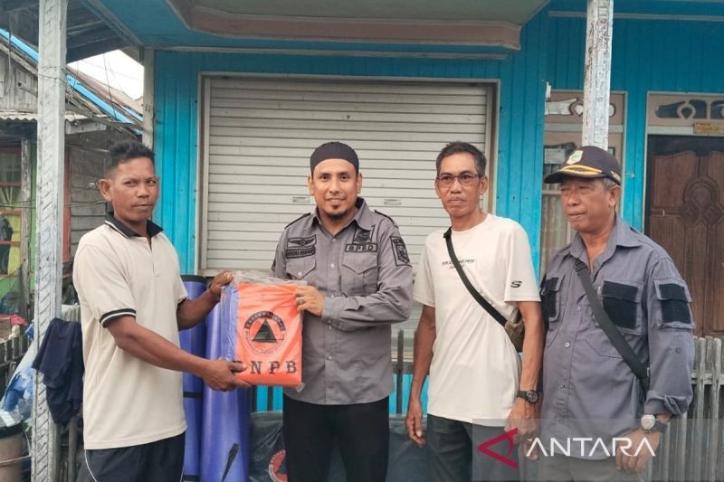 Regent H Rusli responds quickly to natural disaster in Pantai village