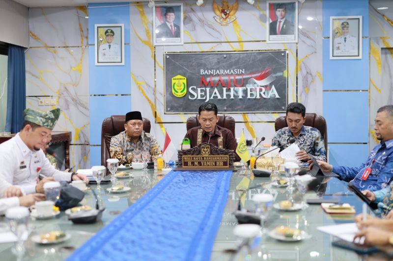 S Kalimantan's three regional heads discuss sustainable waste management