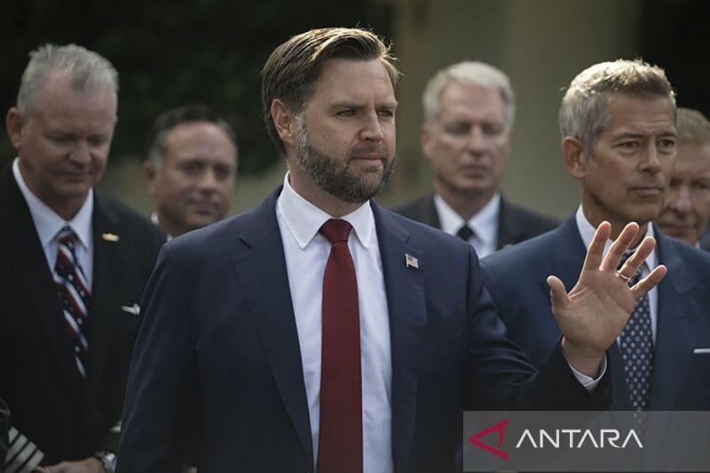 Trump "lebih suka" Vance daripada Rubio jadi ketua Partai Republik