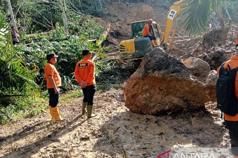 Korban terakhir longsor di Tapsel ditemukan meninggal dunia