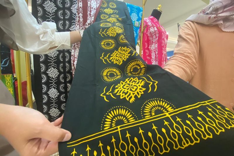 Batik Les Plank khas Bengkulu yang terinspirasi dari ornamen rumah adat