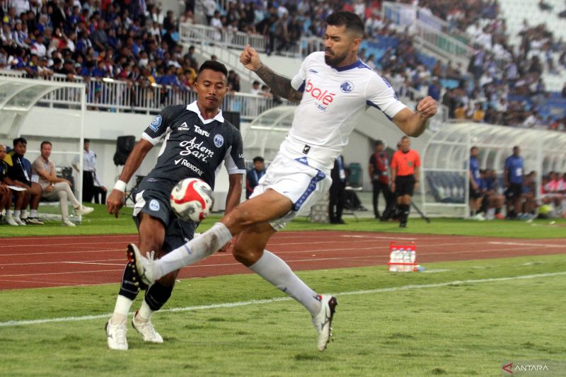 Arema tutup musim dengan kemenangan atas PSIM 3-1