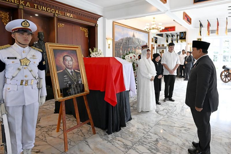 Presiden Prabowo melayat ke persemayaman Ryamizard Ryacudu di Kemhan