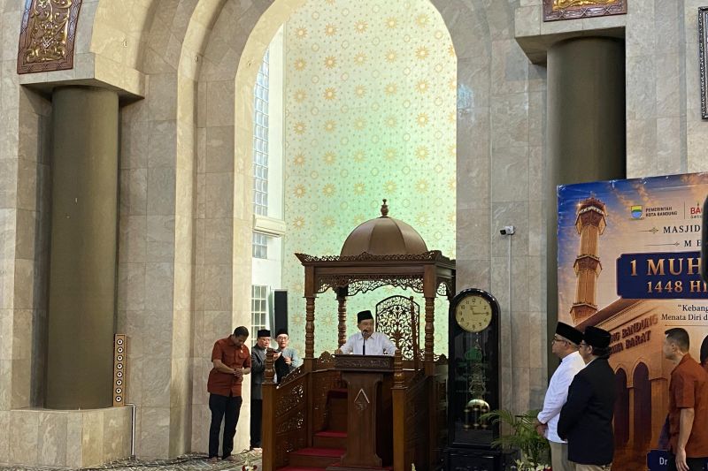 Farhan dorong Masjid Agung Bandung hadirkan program pemberdayaan umat untuk kemakmuran bersama