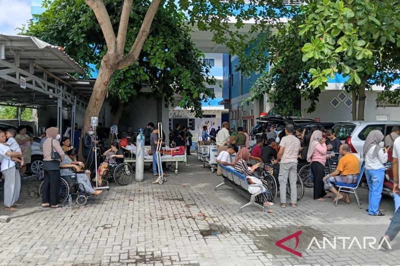 Gempa 6,7 M guncang Kota Palu buat pasien di RS berhamburan keluar