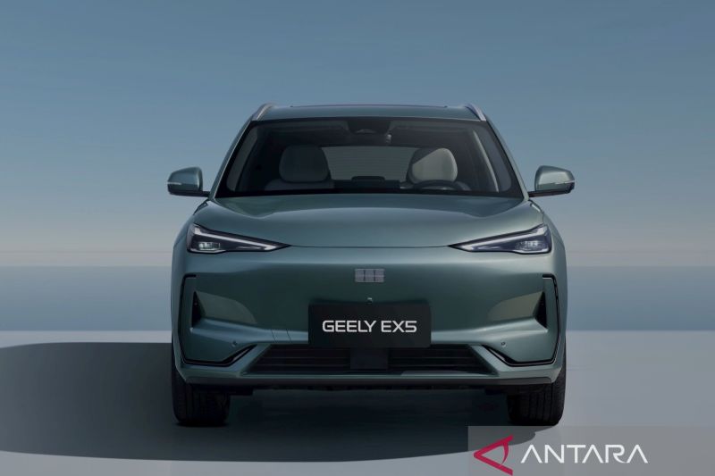 Geely EX5 diperbarui dengan tenaga 245 kW dan penggerak belakang