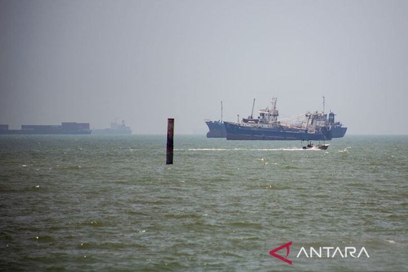 Bandar Abbas Iran dilaporkan nyaris terisolasi akibat serangan AS