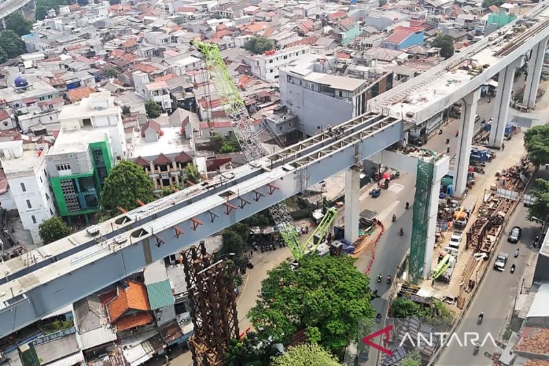 DKI sepekan, LRT sampai Dukuh Atas hingga pemasangan rambu batas JPO