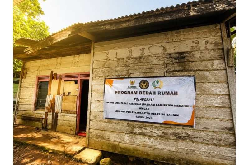 Kemenimipas dan Baznas bedah rumah warga di Merangin Jambi