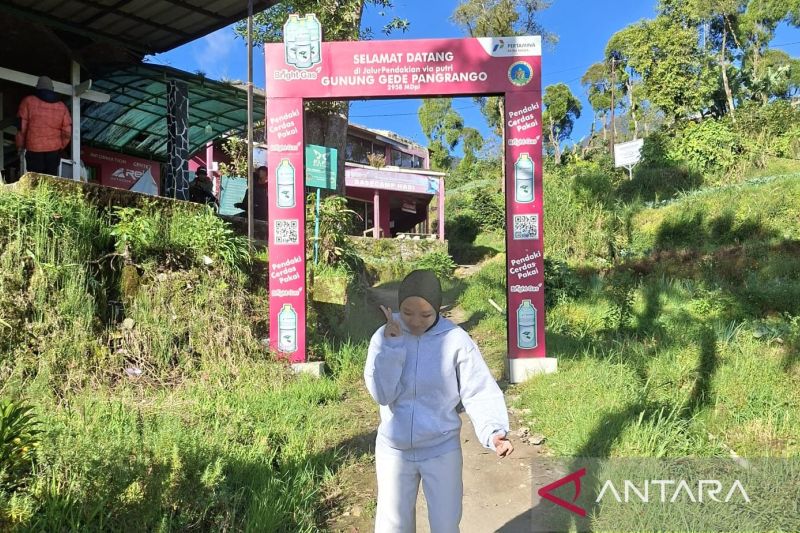 Gunung Gede-Pangrango wajibkan pendaki mendaftar resmi secara daring