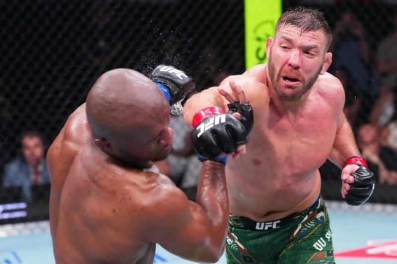 Dricus bidik juara kelas menengah UFC Strickland seusai hajar Kamaru