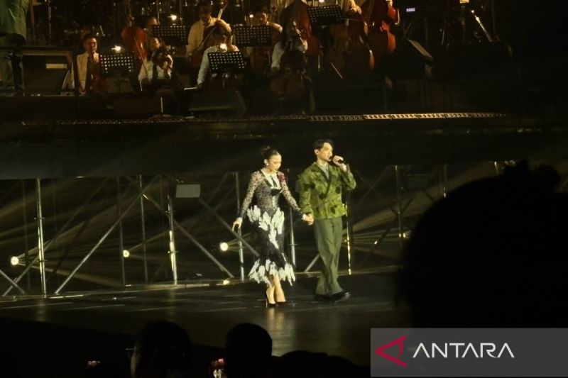 Afgan berduet dengan Mahalini nyanyikan lagu "Sadis"