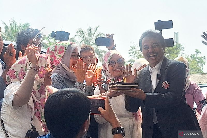 Roy Suryo dapat kejutan ultah jelang sidang praperadilan di PN Jaksel