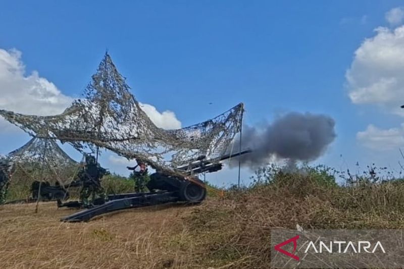 Marinir AL pertajam kemampuan prajurit dalam menembak dengan meriam