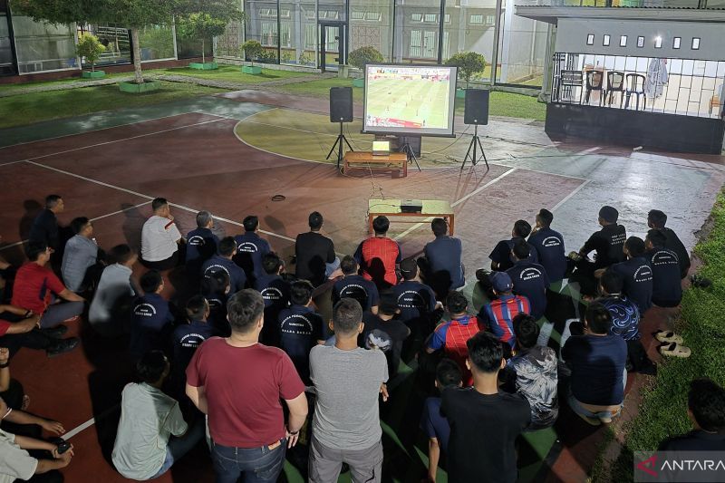 Lapas Narkotika Jambi fasilitasi warga binaan nobar final piala dunia