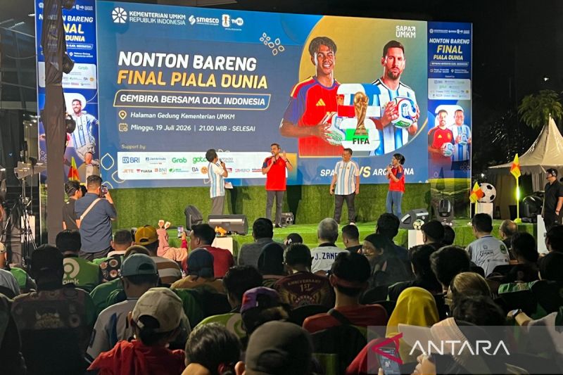 Menteri UMKM fasilitasi pengemudi ojol nobar final Piala Dunia 2026
