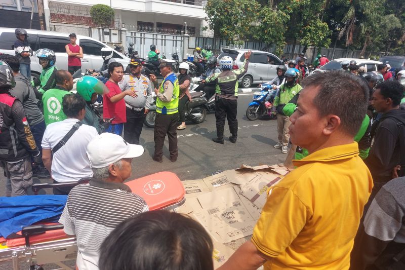 Polisi ungkap kronologi kecelakaan yang tewaskan ojol di Slipi