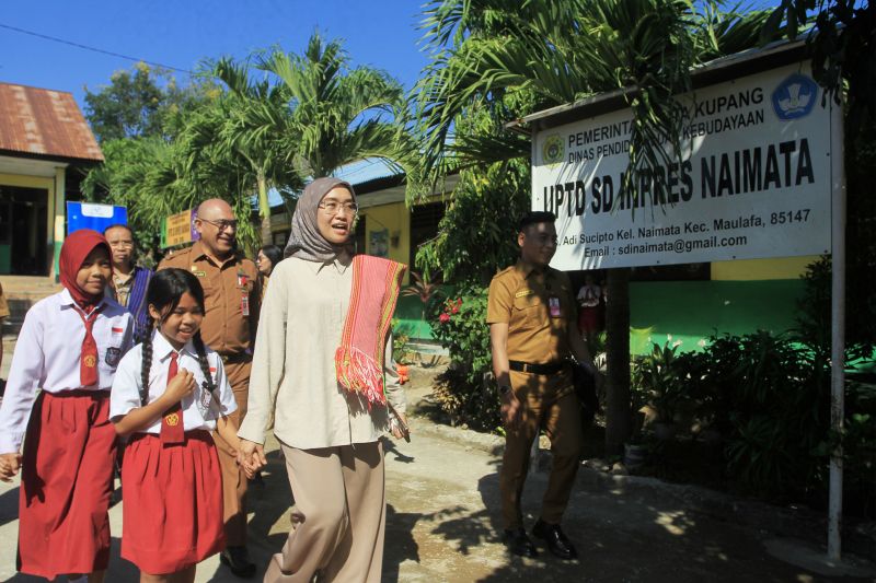 Komdigi ajak wartawan lihat hasil revitalisasi pendidikan di NTT