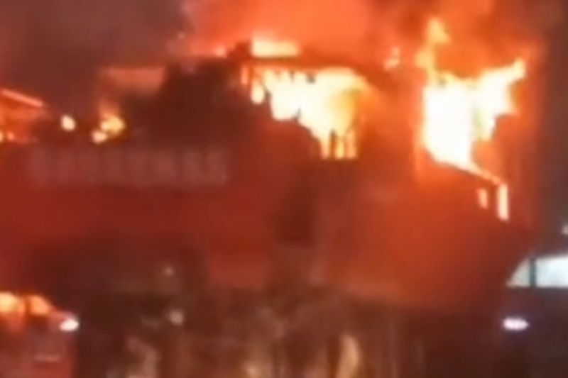 Kapal Basarnas dari Mentawai terbakar saat perbaikan di Muara Baru