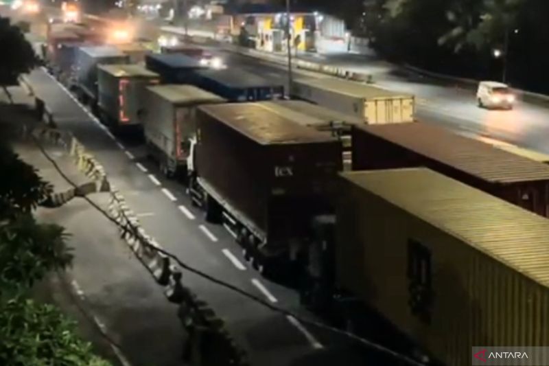 Putaran Cakung ditutup, truk kontainer dialihkan ke Tanah Merdeka