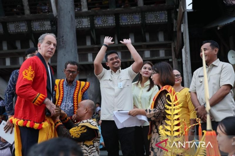 Bobby Nasution bergantian berkantor di Nias percepat pembangunan